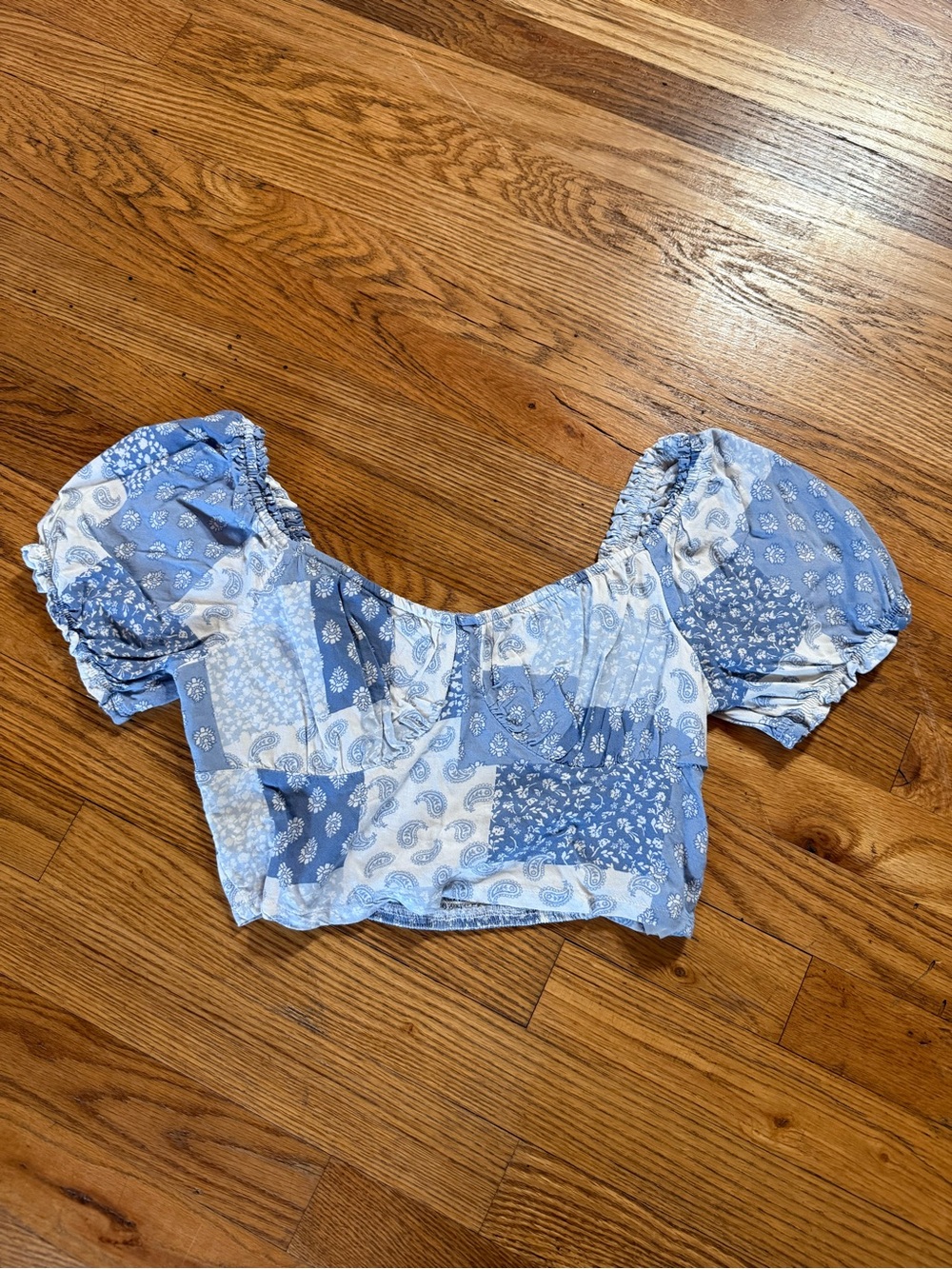 Women’s hollister puff sleeve top
